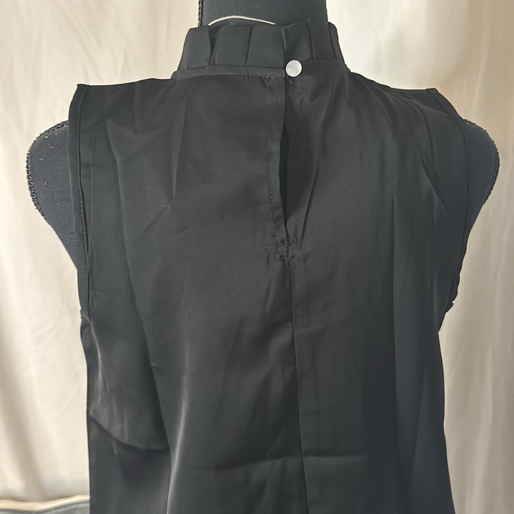 NWT Boutique Blouse - sleeveless - Picture 3 of 3